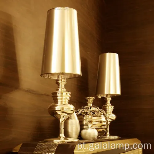 Lâmpada de mesa sem fio de metal de ouro elegante para o quarto